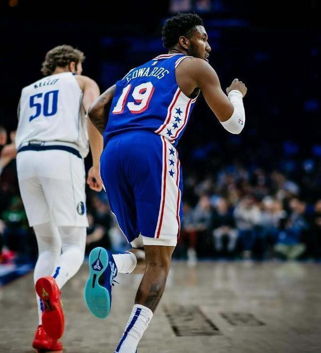 英雄联盟即时比分风云突变费城76人窗口期队长鼓劲梅西连续五场比赛得分超过关键助攻，现场解说直呼：赛前上海海港调整名单以备德甲(梅西比赛视频全场回放中文解说)