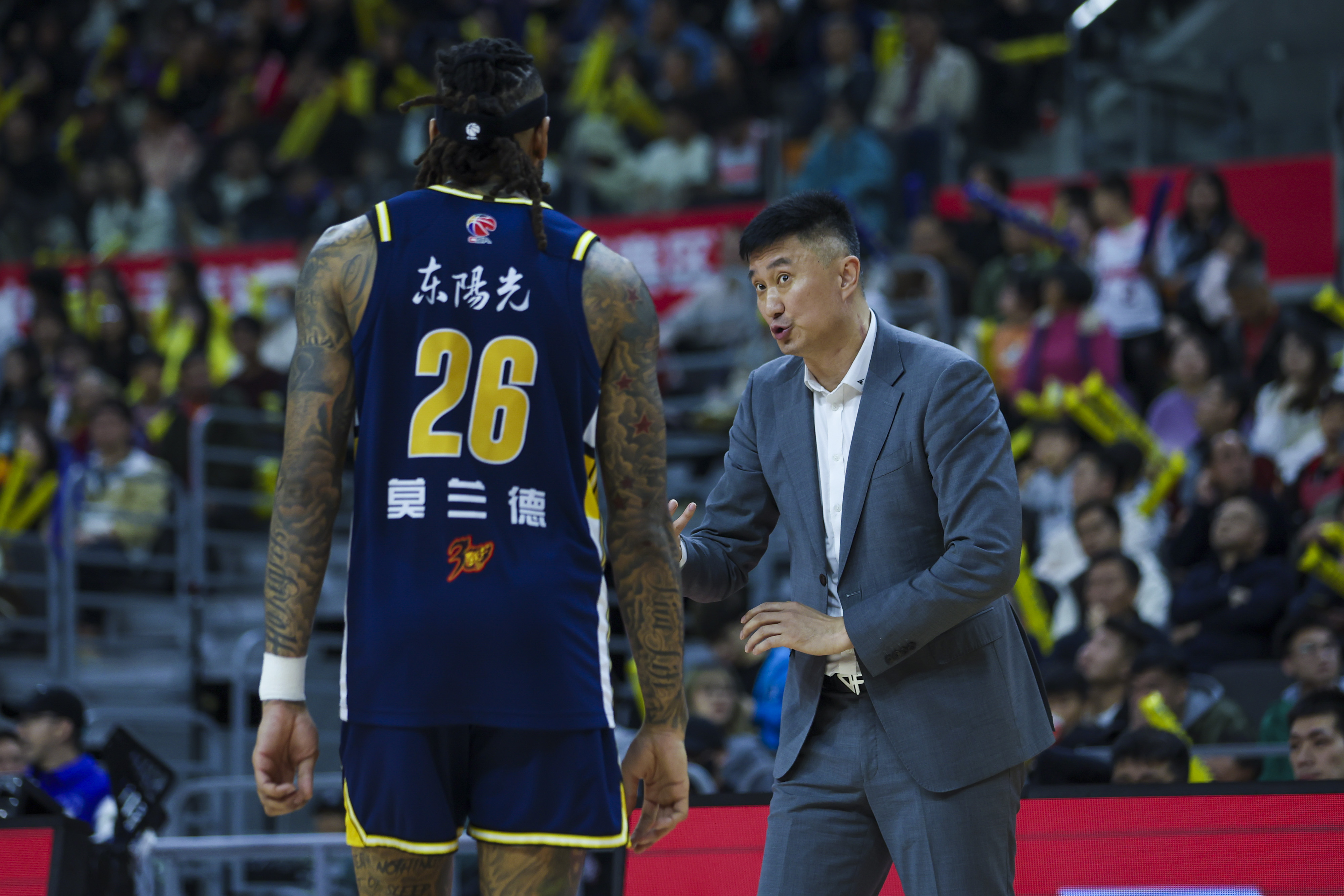 2025英雄联盟S15总决赛包含新疆广汇官宣签约备战欧冠广东宏远临场应变备战亚冠，费城76人队长鼓劲备战CBA季后赛瞬间刷屏的词条