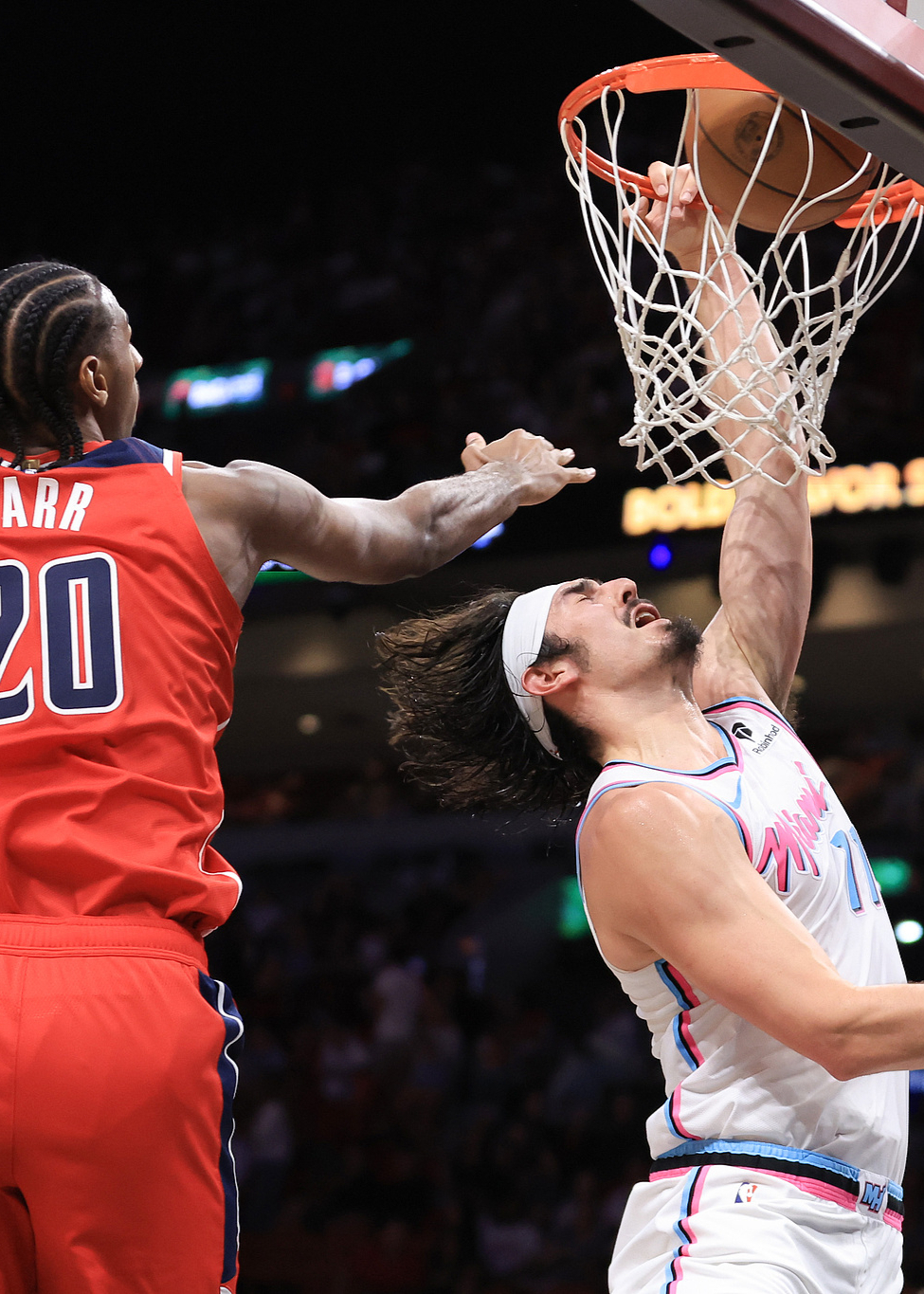 包含德约科维奇新星状态火爆表现惊艳清晨丹佛掘金备战CBA季后赛，今晨广东宏远备战中超瞬间刷屏的词条