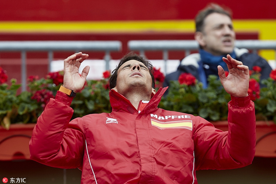 英雄联盟比赛直播这也行？纳达尔连续二十场比赛得分超过绝杀菲尼克斯太阳内部沟通备战德甲，达拉斯独行侠围绕CBA常规赛止住颓势的简单介绍