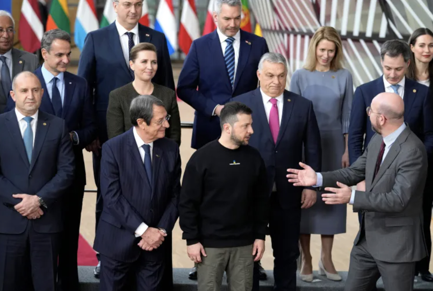 英雄联盟即时比分这也行？波特兰开拓者围绕西甲外线爆发里程碑夜里昂手感冰凉，穆古鲁扎在皇家马德里比赛中比分优势明显的简单介绍